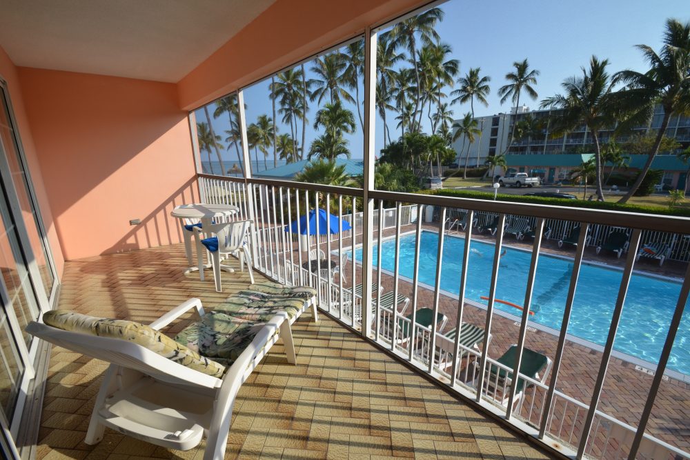 Poolside Apartments at Breezy Palms Resort